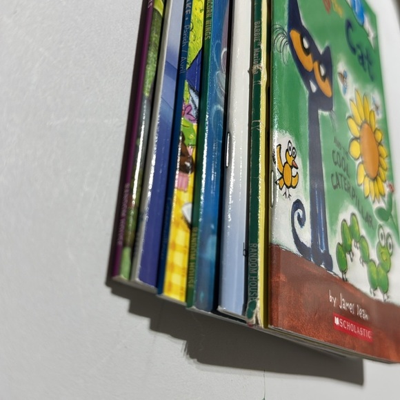 BUNDLE of 7 |Kids books | Mixed paperbacks - Picture 8 of 9